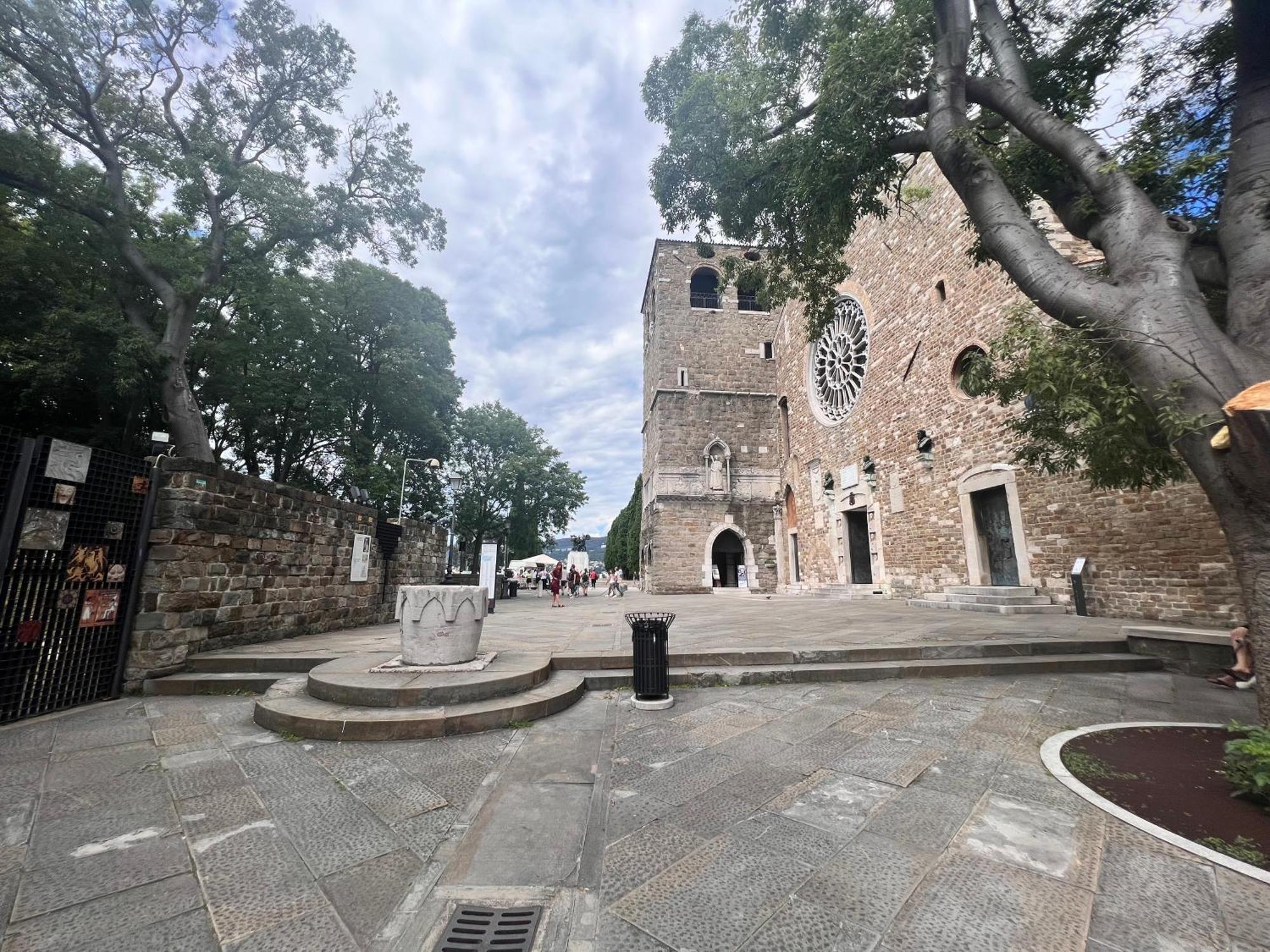 Appartamento Al Castello Триест Экстерьер фото