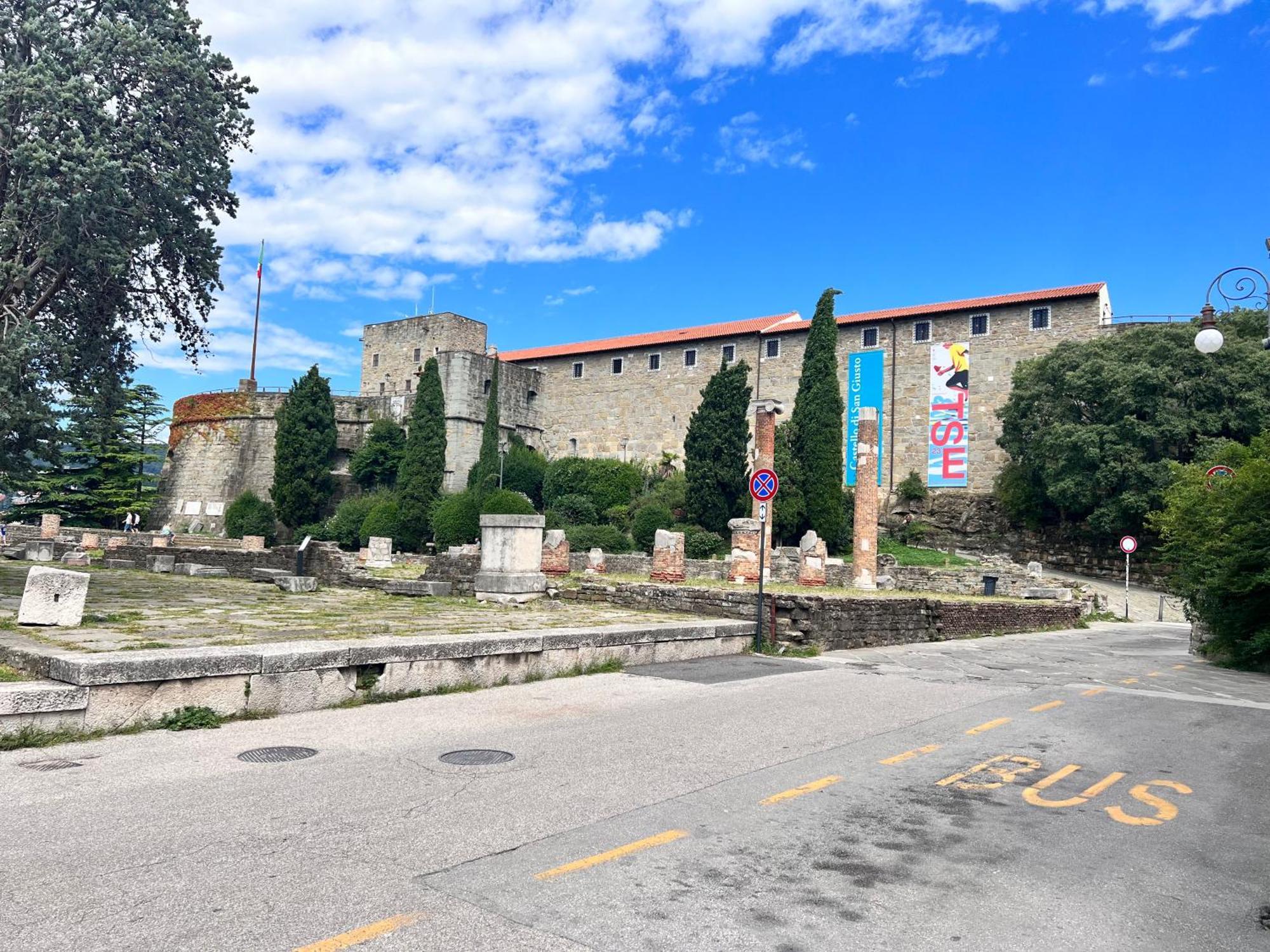Appartamento Al Castello Триест Экстерьер фото